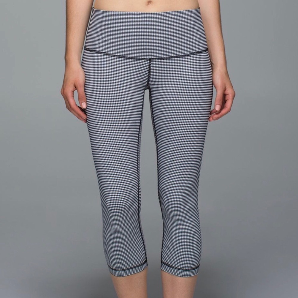 Lululemon Wunder Under Crop II (Roll Down) size 4